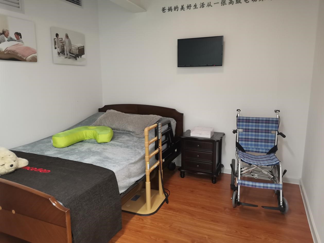 Non-Slip Flooring for Seniors: A Safe Home Solution