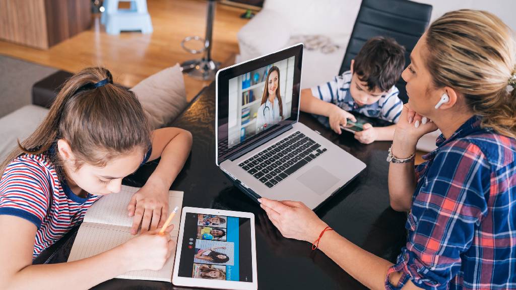 Safe Technology Habits Every Family Should Follow